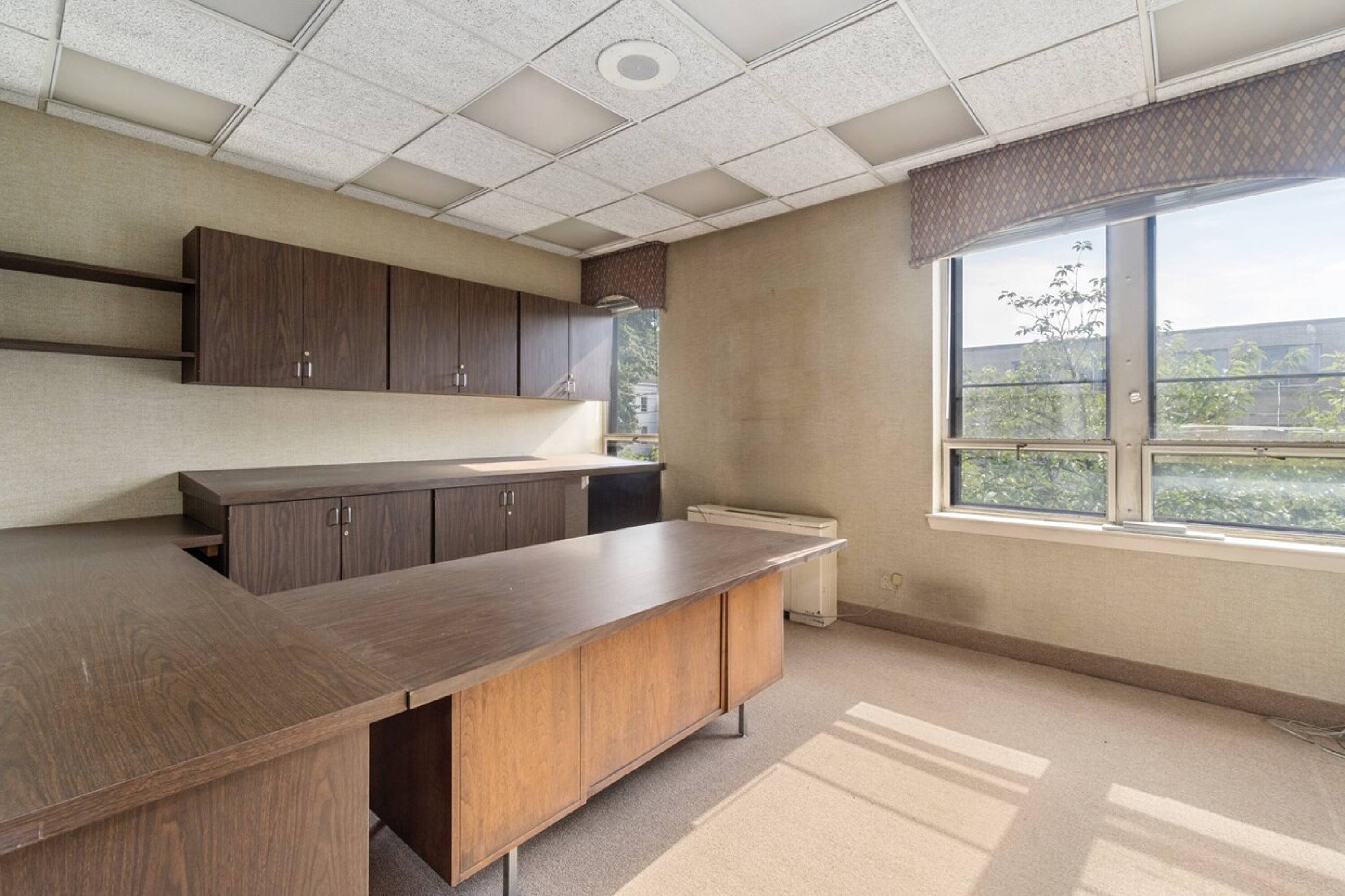 Stunning Mixed use Office